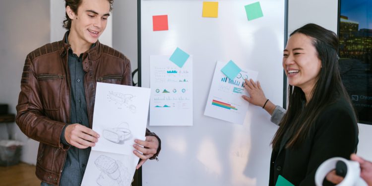 LeaderBridge is a place where start-up founders can ask questions anonymously and network with their peers.